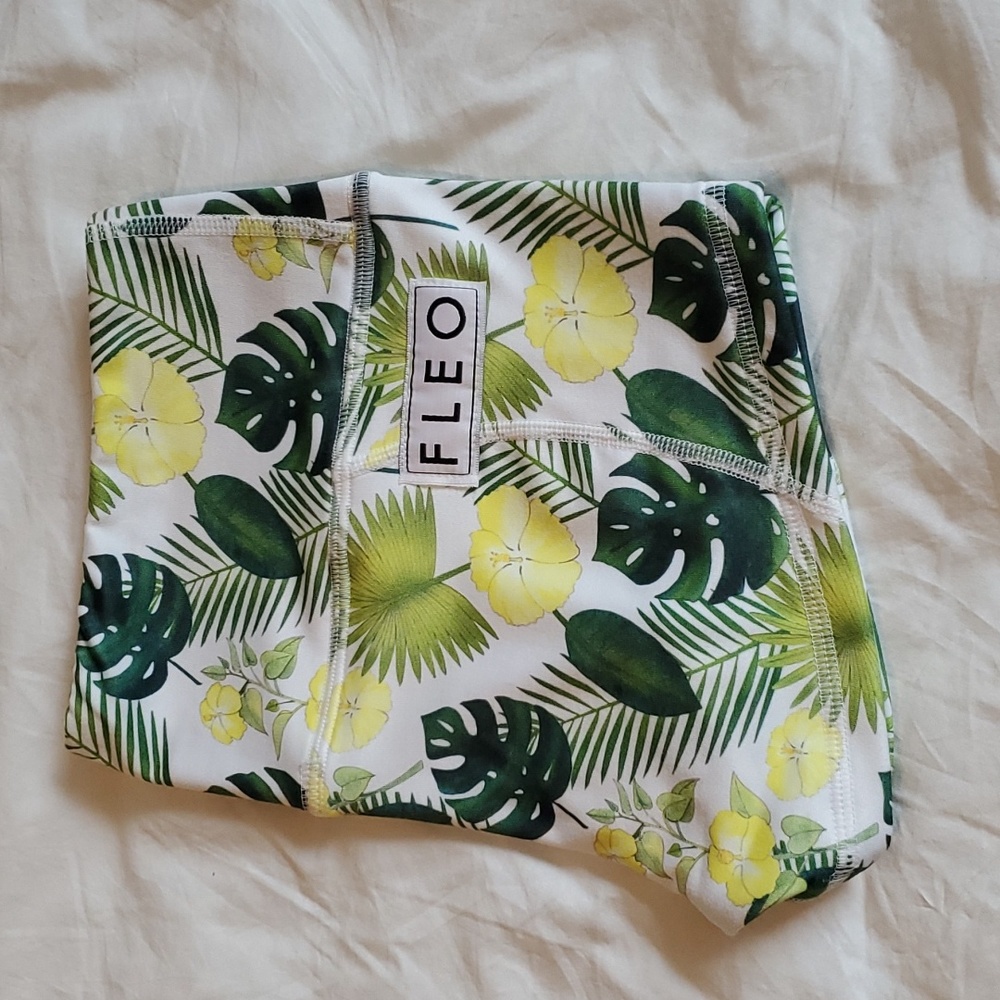 FLEO Palm Leaf NWOT